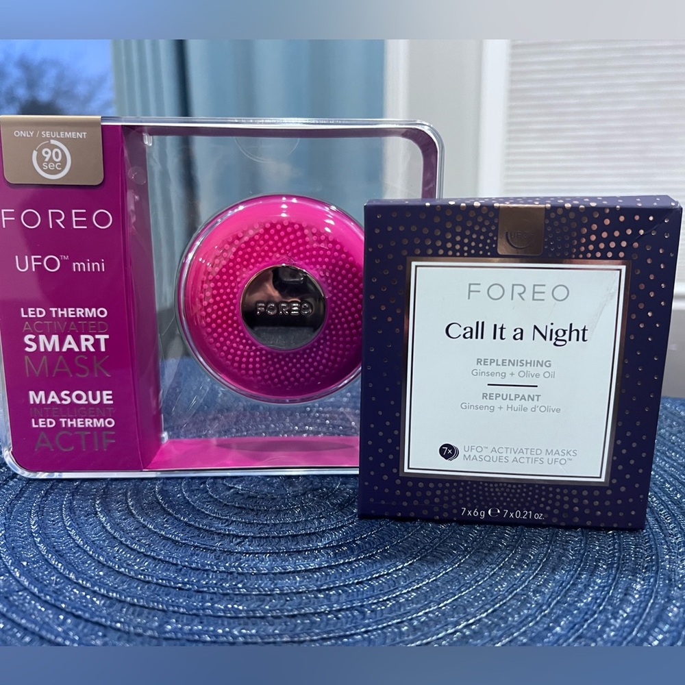 SOLD - FOREO UFO Mini Smart Mask Treatment Device PLUS set of 7 activated masks
